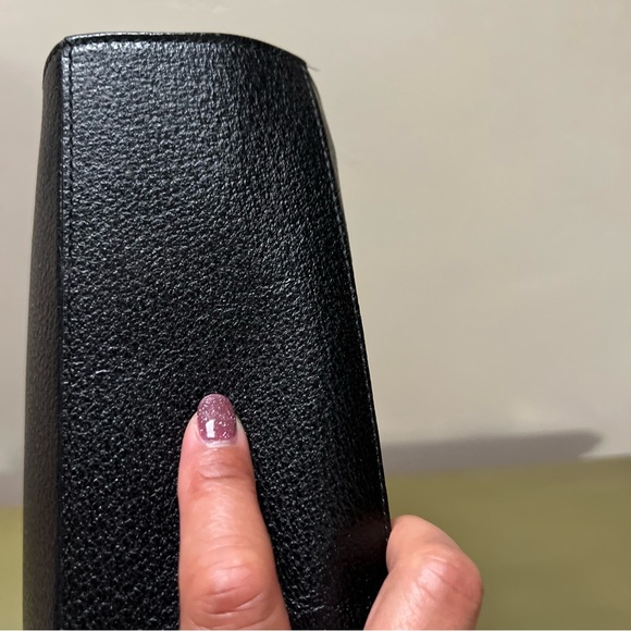 Gucci Large Leather Attache’ Laptop Tote Sleek Design w/ Metal Ring Handles. - Picture 10 of 15